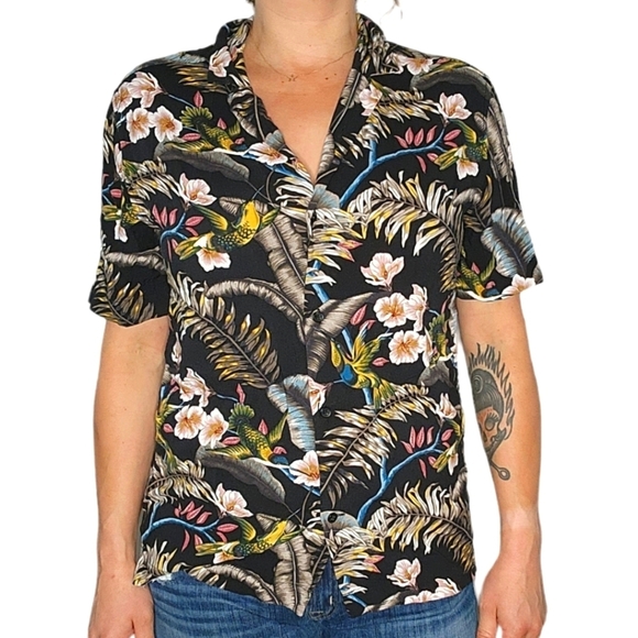 H&M Button Up Short Sleeve Top Size Medium Hawaiian Black - Picture 1 of 3